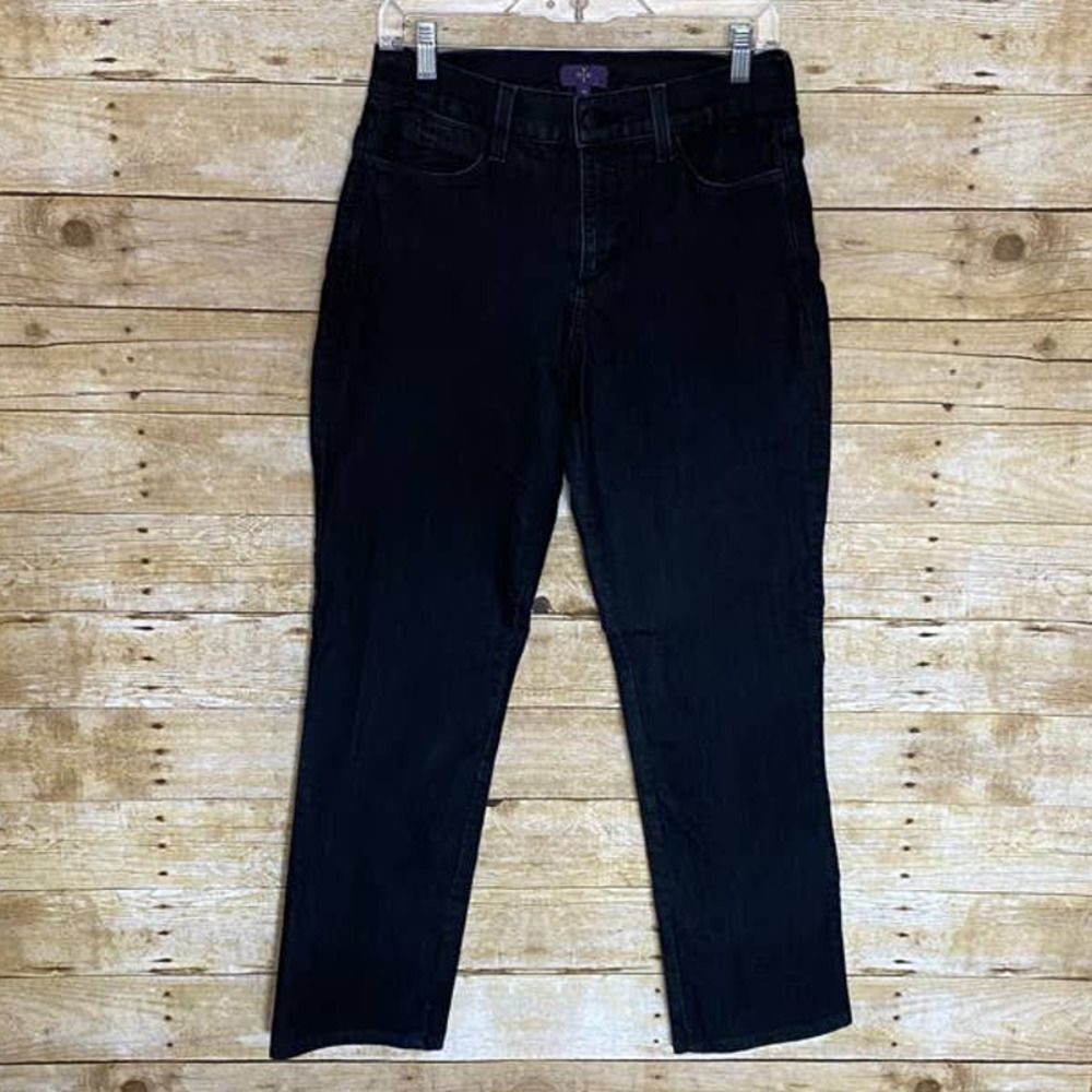 NYDJ SIZE 10 STRAIGHT LEG CASUAL CLASSIC EVERYDAY STRETCH SIMPLE JEANS SZ. 10